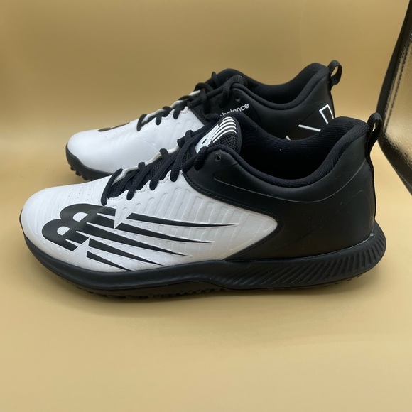 Sz 10 New Balance Women FuelCell FUSE v3 Turf Trainer Wht/Blk Softball Shoe NEW - Picture 1 of 9